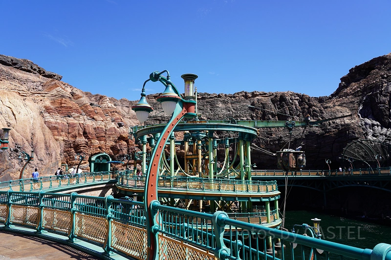 海底2万マイル】ネモ船長の小型潜水艇で海底を冒険！隠れ