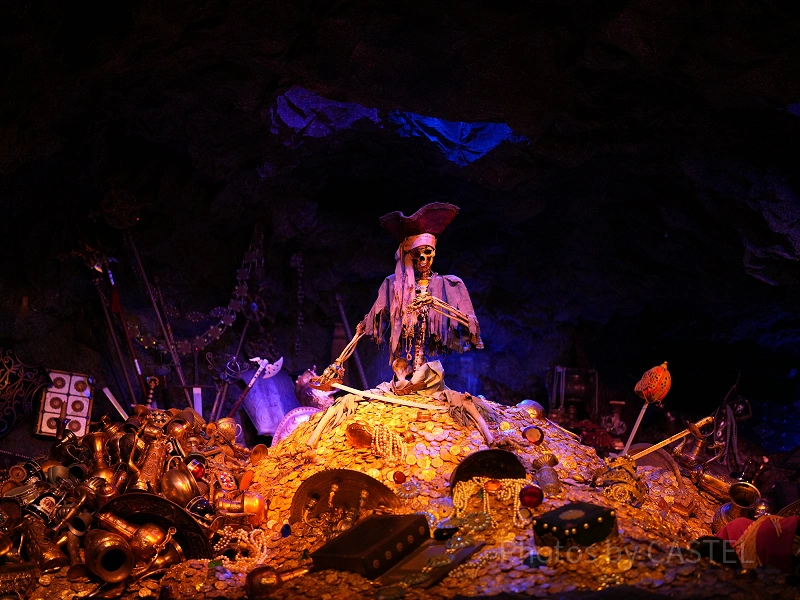 カリブの海賊達人形 木製-