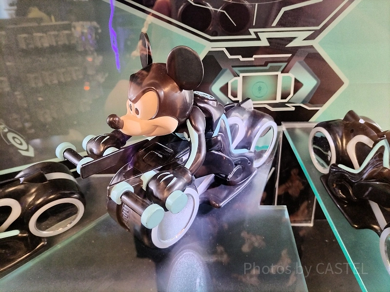 shanghai-disney-tron-goods-