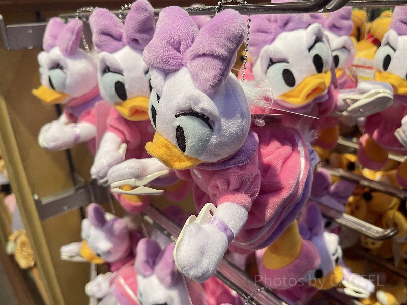 sticky-stuffed-animal-daisy-