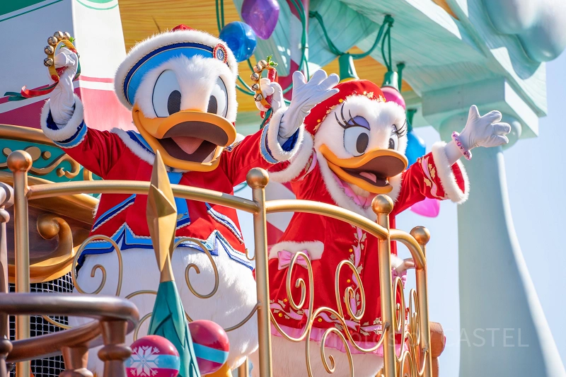 Disney - ディズニー　クリスマスリース　2023 Amazon.co.jp: ディズニー クリスマス 2023 リース(大）ミッキー