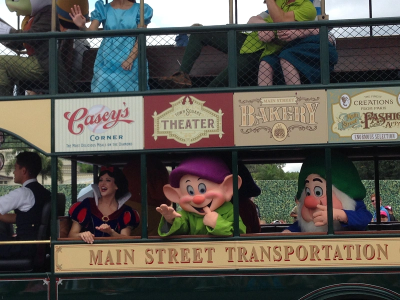 七人の小人 白雪姫に登場する小人たちの名前や性格は あの名曲の歌詞紹介も