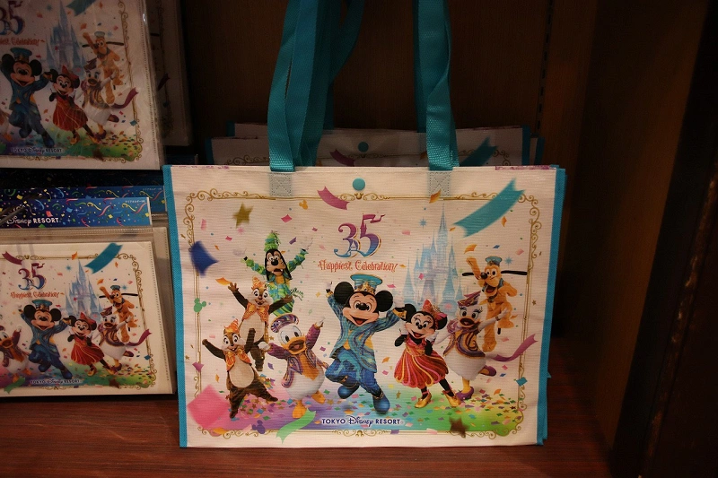 ディズニーの袋 お買い物袋 ショッピングバッグまとめ 種類 販売場所 値段など 再利用方法も