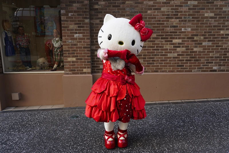 Usj ハローキティを解説 ユニバにいる理由は グリーティングやショップ プロフィールも
