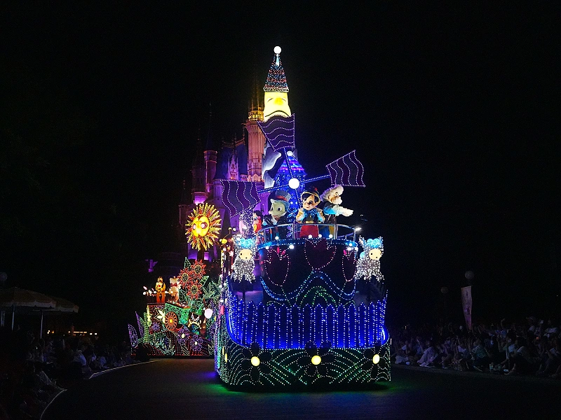 Tdl エレクトリカルパレード ドリームライツを解説 鑑賞場所 所要時間 フロートの順番は