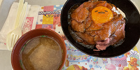 ぐでたまのローストビーフ丼| キャステル | CASTEL ディズニー情報