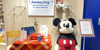店舗入口ではミッキーがお出迎え！| キャステル | CASTEL ディズニー情報