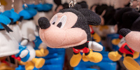ミッキーファンキャップキーホルダー| キャステル | CASTEL ディズニー情報