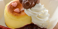 チーズケーキとベリーソース| キャステル | CASTEL ディズニー情報