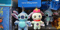 スティッチとスクランプのぬいぐるみバッジ| キャステル | CASTEL ディズニー情報