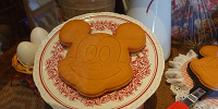 ミッキーパンケーキメーカー| キャステル | CASTEL ディズニー情報