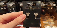ミッキーシェイプ　イヤリング| キャステル | CASTEL ディズニー情報