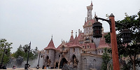 人気アトラクションは開園直後が最も混雑| キャステル | CASTEL ディズニー情報