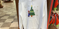 マリオのフード付きトレーナー（クリスマスツリー）／USJクリスマスグッズ 2022| キャステル | CASTEL ディズニー情報