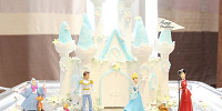 ケーキ自体をお城にしたウェディングケーキ| キャステル | CASTEL ディズニー情報