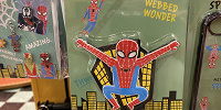 USJスパイダーマングッズ/スマートフォングリップ/「WEBBED WONDER」| キャステル | CASTEL ディズニー情報
