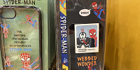 USJスパイダーマングッズ/スマートフォンストラップ＆ステッカーセット/「WEBBED WONDER」| キャステル | CASTEL ディズニー情報