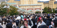 12月ディズニーランド混雑レポ：開園直前| キャステル | CASTEL ディズニー情報