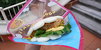 ディズニーランド食べ歩き：グローブシェイプパオ| キャステル | CASTEL ディズニー情報