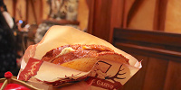ディズニーランド食べ歩き：フレンチトーストサンド| キャステル | CASTEL ディズニー情報