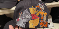 POOH 'S BESTIESキャップ側面| キャステル | CASTEL ディズニー情報