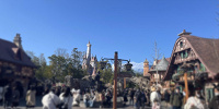ディズニーランド混雑状況の現地レポート：美女と野獣エリアはNO１大混雑エリア| キャステル | CASTEL ディズニー情報