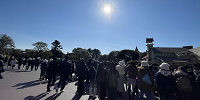 ディズニーランド混雑状況の現地レポート：パレード待ち| キャステル | CASTEL ディズニー情報