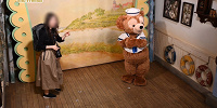 ダッフィーとの写真撮影（自動撮影されたもの）| キャステル | CASTEL ディズニー情報