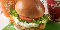 フライドチキンバーガー（タルタルソース）| キャステル | CASTEL ディズニー情報