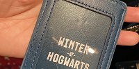 USJハリーポッター2024-2025冬グッズ：チケットホルダー（裏）| キャステル | CASTEL ディズニー情報