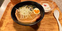 ブラックペッパーポーク麺| キャステル | CASTEL ディズニー情報