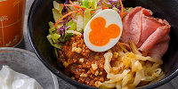 ボイジャーセット（ローストビーフの冷やし豆乳担担まぜそば（クルミ入り））| キャステル | CASTEL ディズニー情報