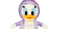 デイジーぬいぐるみバッジ(ディズニーお正月グッズ2025)| キャステル | CASTEL ディズニー情報