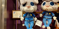 上海ディズニーズートピアグッズ：ジュディの警官ぬいぐるみ(M)| キャステル | CASTEL ディズニー情報