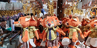 上海ディズニーズートピアグッズ：ニックの警官ぬいぐるみキーチェーン| キャステル | CASTEL ディズニー情報