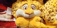 上海ディズニーズートピアグッズ：クロウハウザー巡査のブランケット| キャステル | CASTEL ディズニー情報