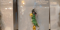 上海ディズニーカリブの海賊グッズ：海賊オウムのマグネット| キャステル | CASTEL ディズニー情報