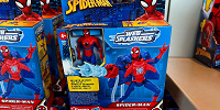香港ディズニーマーベルグッズ：スパイダーマンの光るおもちゃ（スプラッシャー）| キャステル | CASTEL ディズニー情報