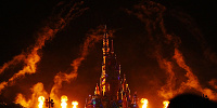 香港ディズニー夜のキャッスルショー：モーメンタスの圧巻の演出| キャステル | CASTEL ディズニー情報