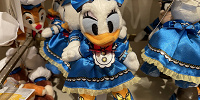 ぬいぐるみバッジ(ドナルドパルパルーザグッズ2025)| キャステル | CASTEL ディズニー情報
