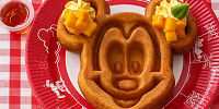 ミッキーワッフル、マンゴーホイップとメイプルソース| キャステル | CASTEL ディズニー情報