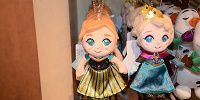 ぬいぐるみバッジ（アナ）| キャステル | CASTEL ディズニー情報