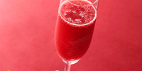 スパークリングワインカクテル（ストロベリー）| キャステル | CASTEL ディズニー情報