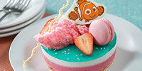 コーラルリーフ・ケーキ（ヨーグルト＆ラズベリームース）| キャステル | CASTEL ディズニー情報
