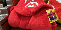 マリオのフード付きポンチョ| キャステル | CASTEL ディズニー情報