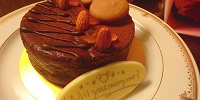 チョコレートケーキ| キャステル | CASTEL ディズニー情報