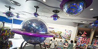 トレジャーコミット店内にガチャガチャが登場| キャステル | CASTEL ディズニー情報