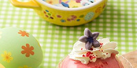チェリー＆ホワイトチョコレートのムースケーキ スーベニアキャセロール付き| キャステル | CASTEL ディズニー情報