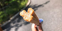 ミッキーチュロス（シナモン味）| キャステル | CASTEL ディズニー情報