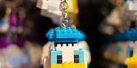 ドナルドダックのナノブロック型キーチェーン| キャステル | CASTEL ディズニー情報
